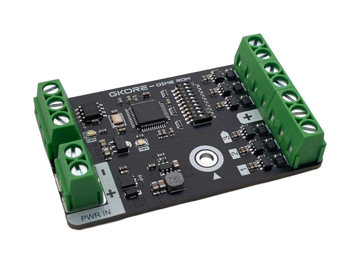 GKORE DIM6 DMX RDM 6ch LED Controller 30kHz 16Bit — Iso Ansicht